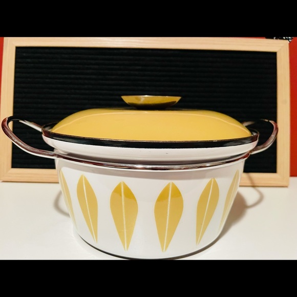 Vintage Cathrineholm Mustard Yellow Lotus Dutch Oven❤️